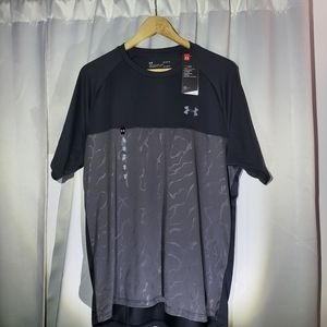 UNDER ARMOUR MENS TEE (Large) NWT